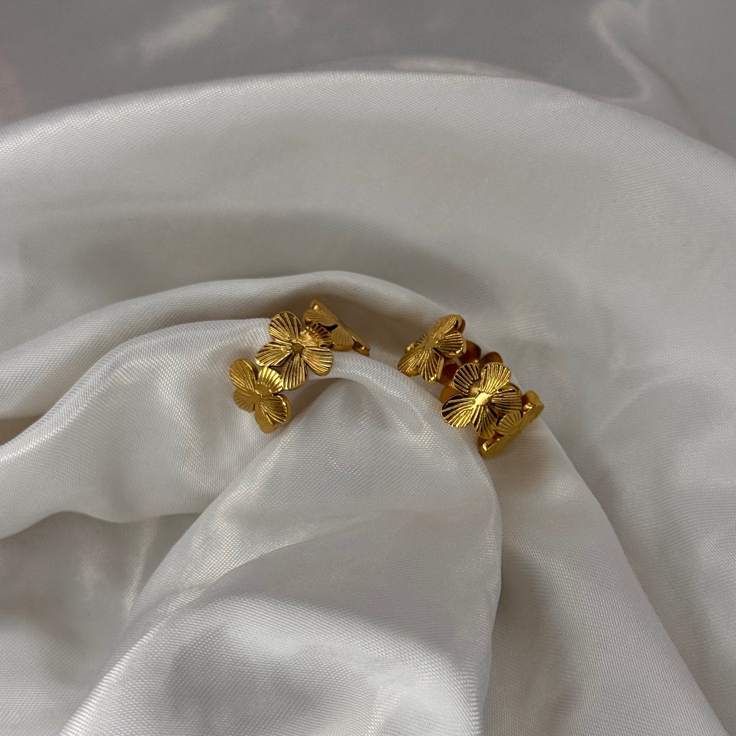 Flower ring