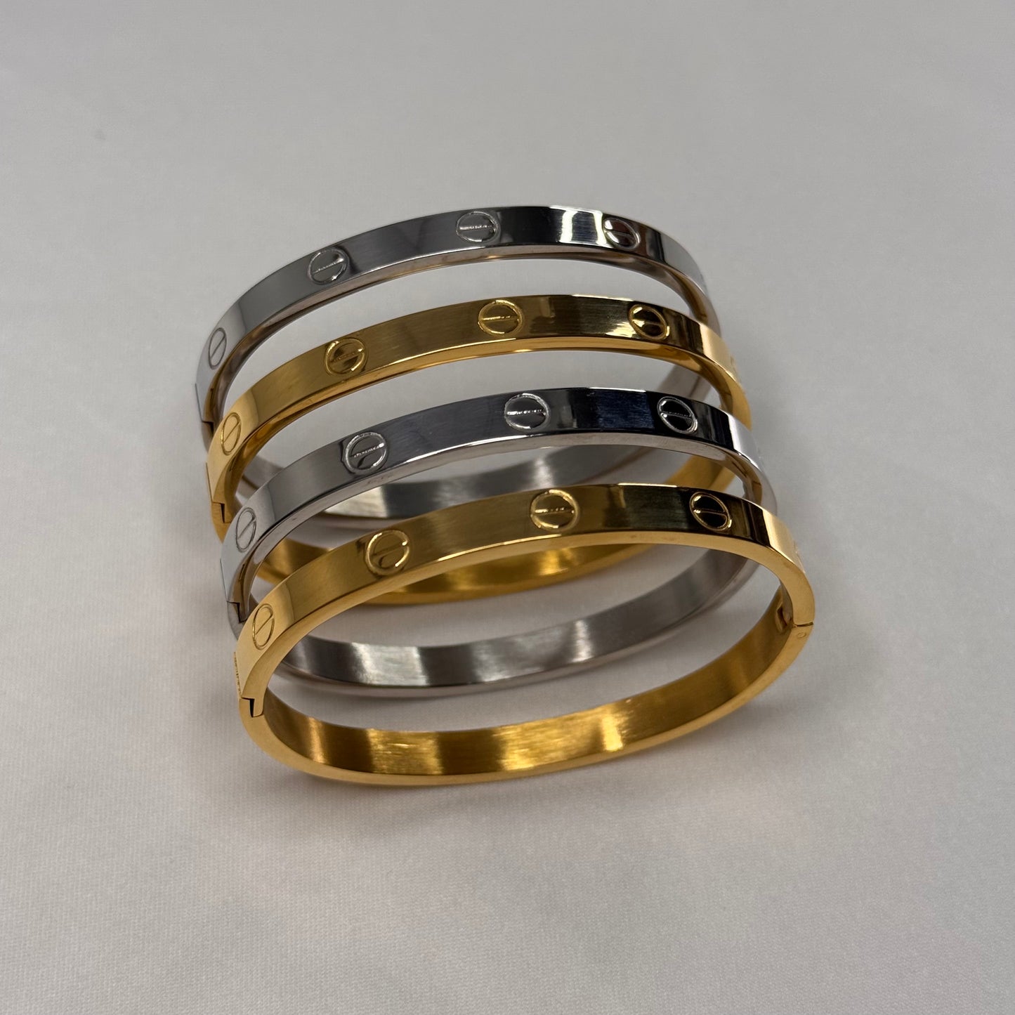 Love armband