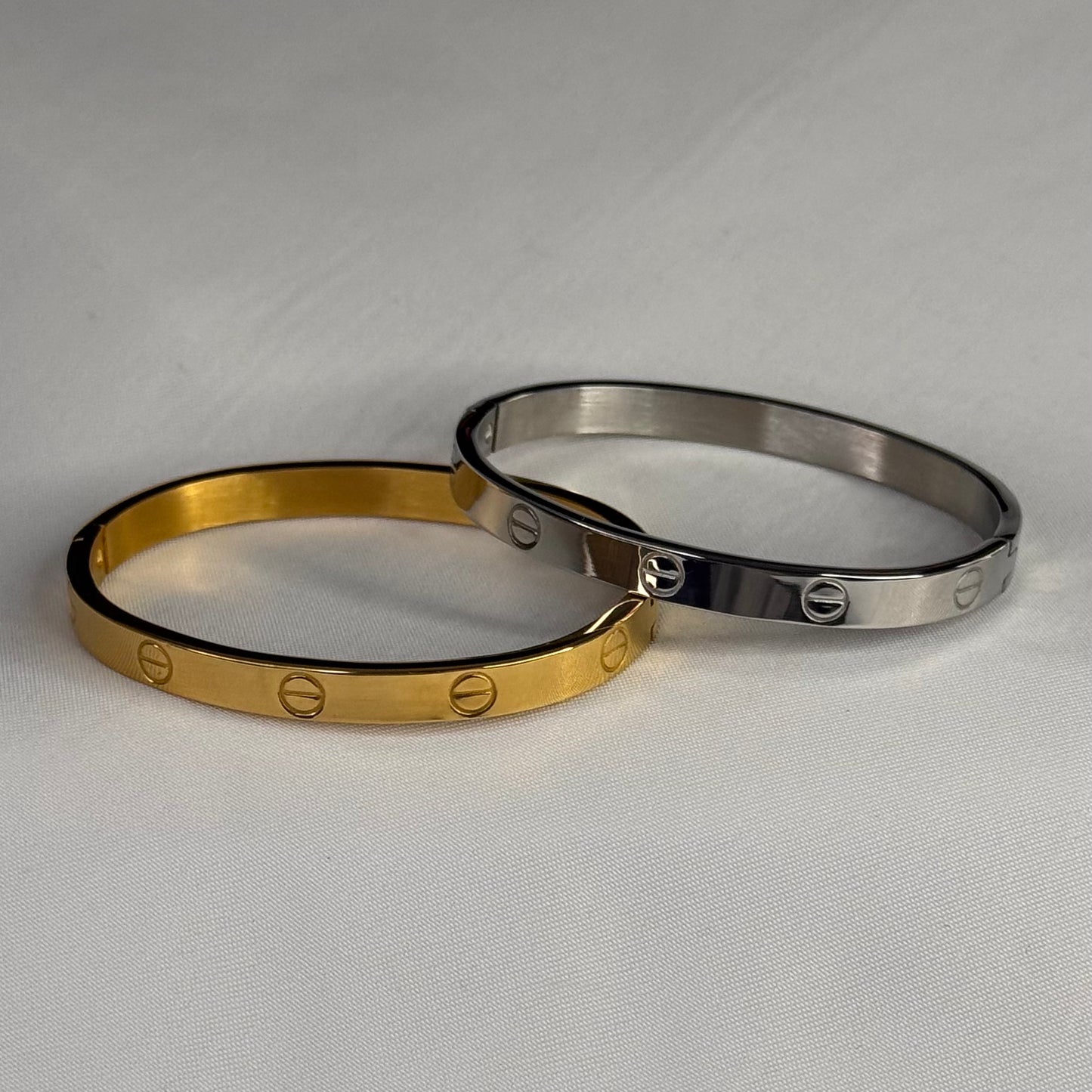 Love armband